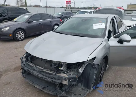 2021 Toyota Camry Se z USA, uszkodzony, nr VIN 4T1G11AK1MU577860